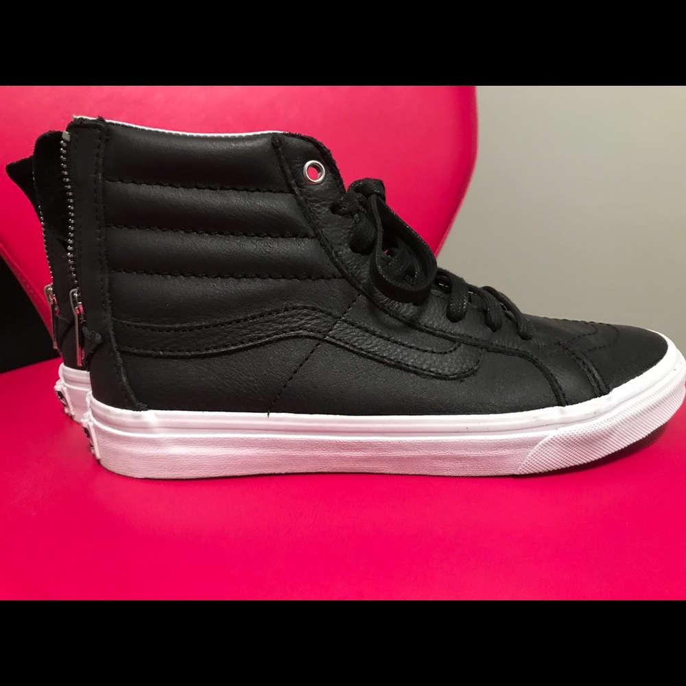 Sk8 slim zip high top Vans size 7.5